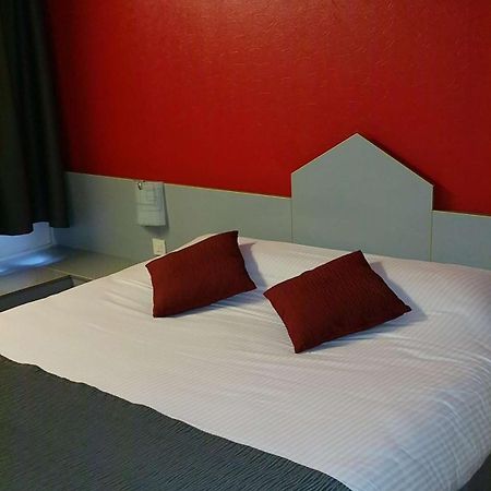 Brit Hotel 萨尔格米纳 外观 照片