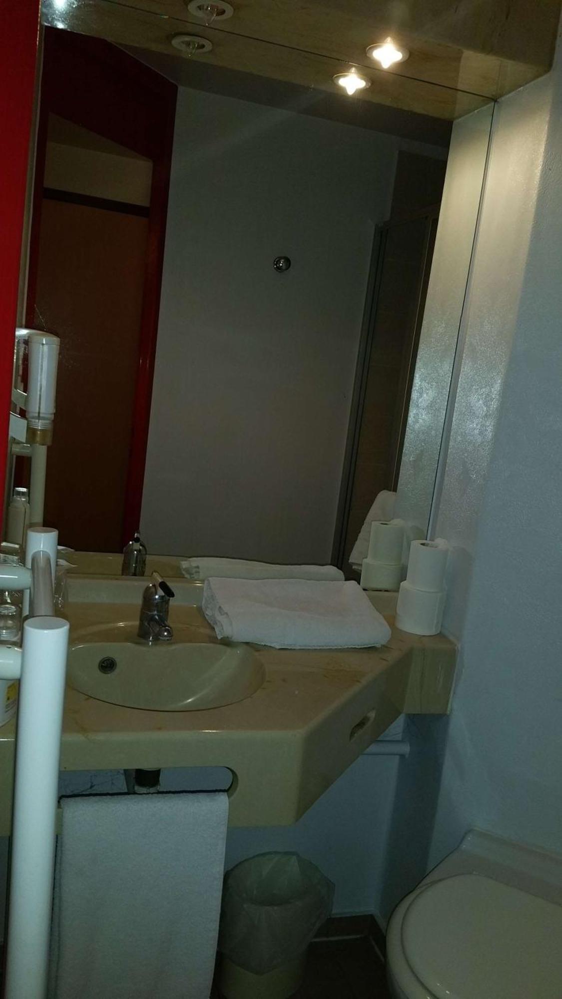 Brit Hotel 萨尔格米纳 外观 照片