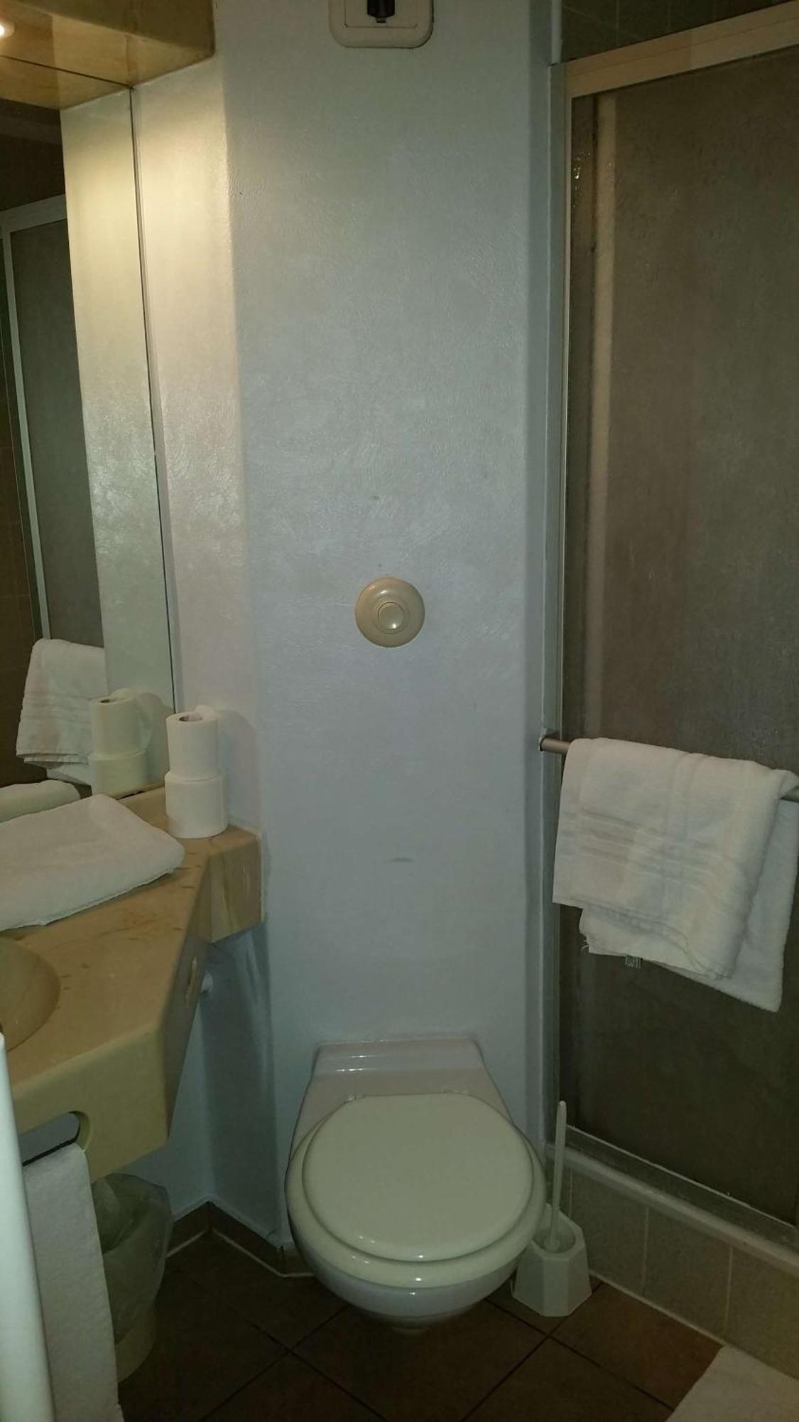 Brit Hotel 萨尔格米纳 外观 照片